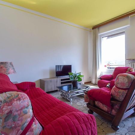 Mamma Ciccia Holiday Home - Casa Imperia Манделло-дель-Ларио Экстерьер фото