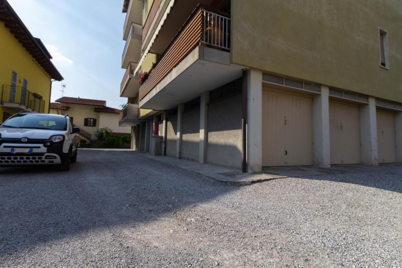 Mamma Ciccia Holiday Home - Casa Imperia Манделло-дель-Ларио Экстерьер фото