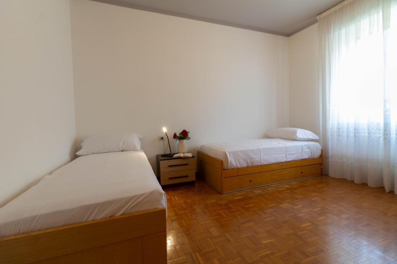 Mamma Ciccia Holiday Home - Casa Imperia Манделло-дель-Ларио Экстерьер фото