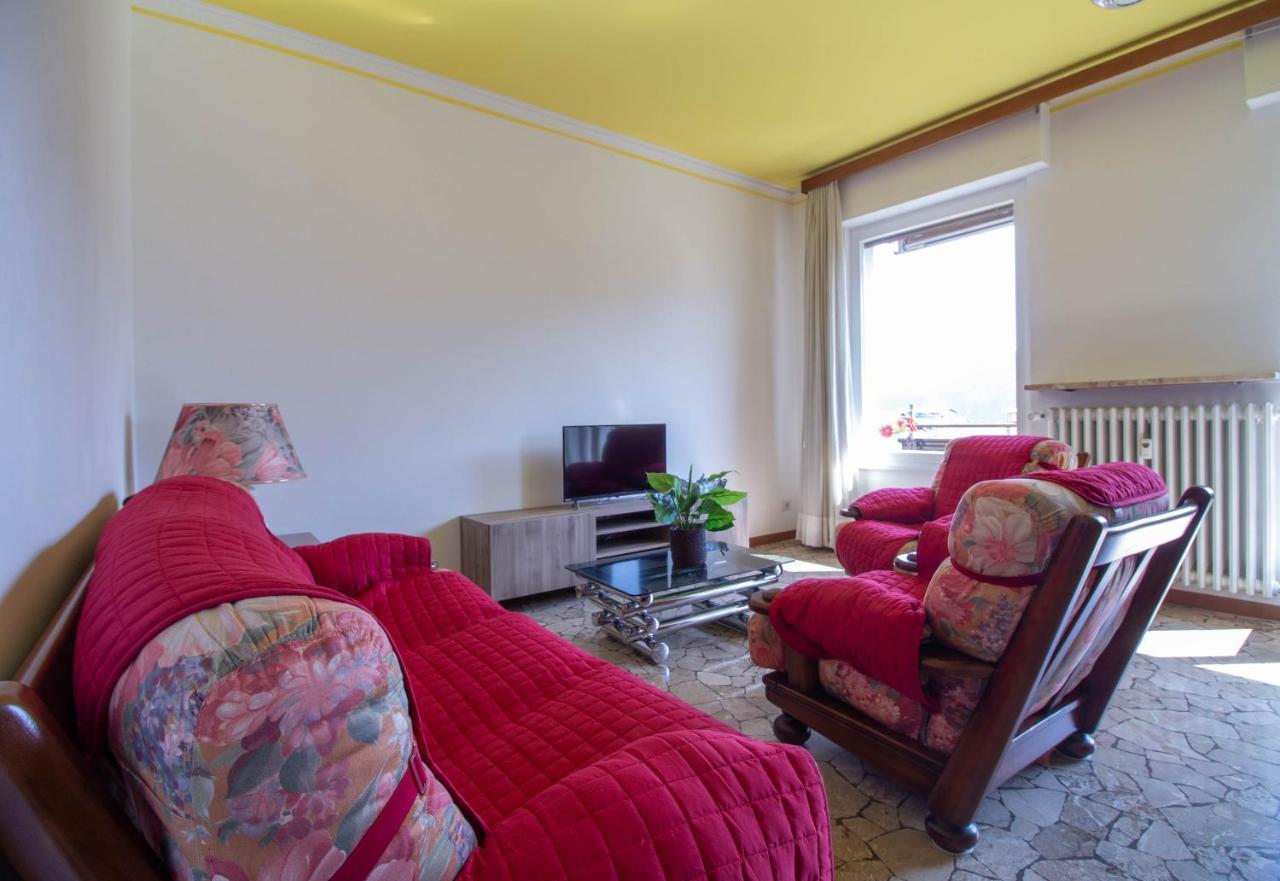 Mamma Ciccia Holiday Home - Casa Imperia Манделло-дель-Ларио Экстерьер фото