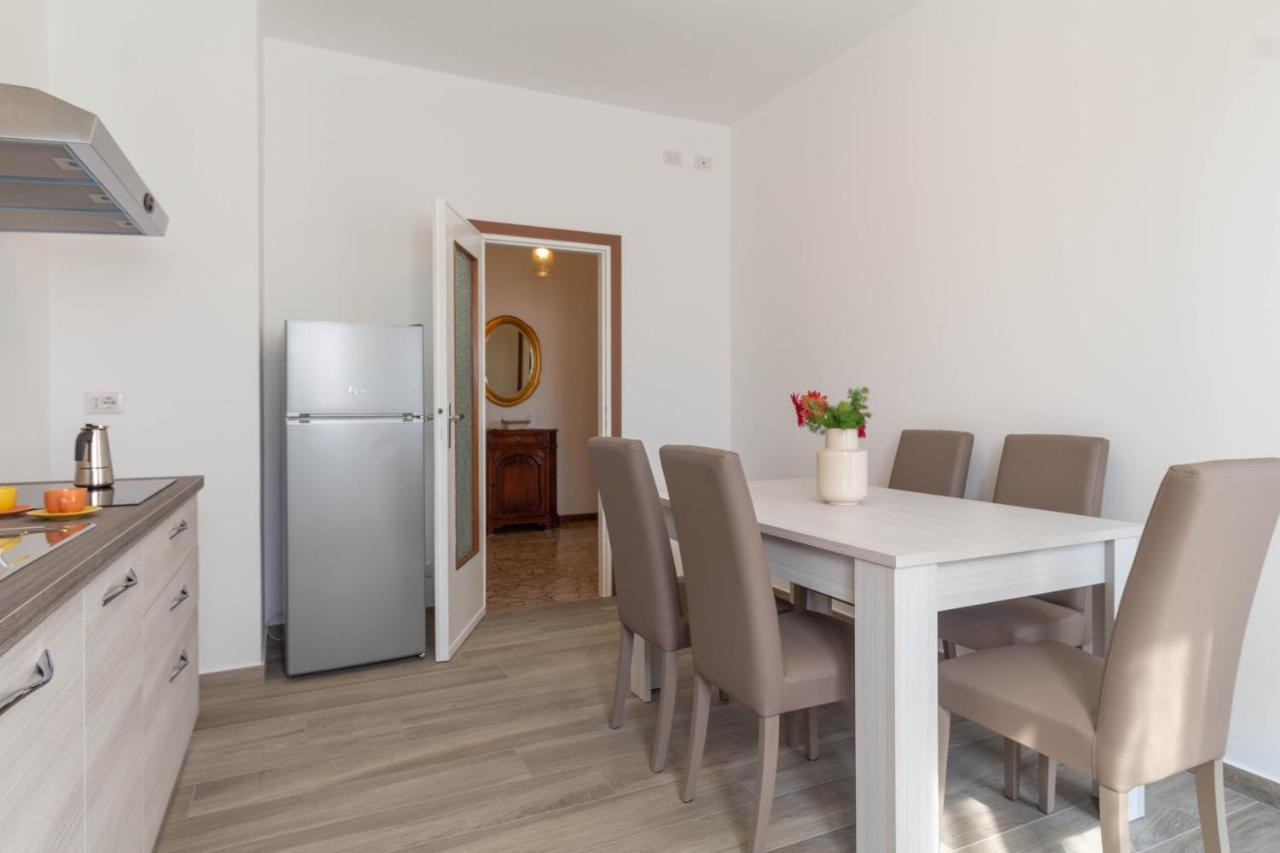 Mamma Ciccia Holiday Home - Casa Imperia Манделло-дель-Ларио Экстерьер фото