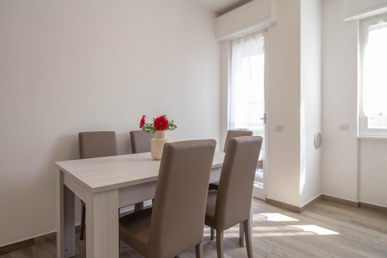 Mamma Ciccia Holiday Home - Casa Imperia Манделло-дель-Ларио Экстерьер фото
