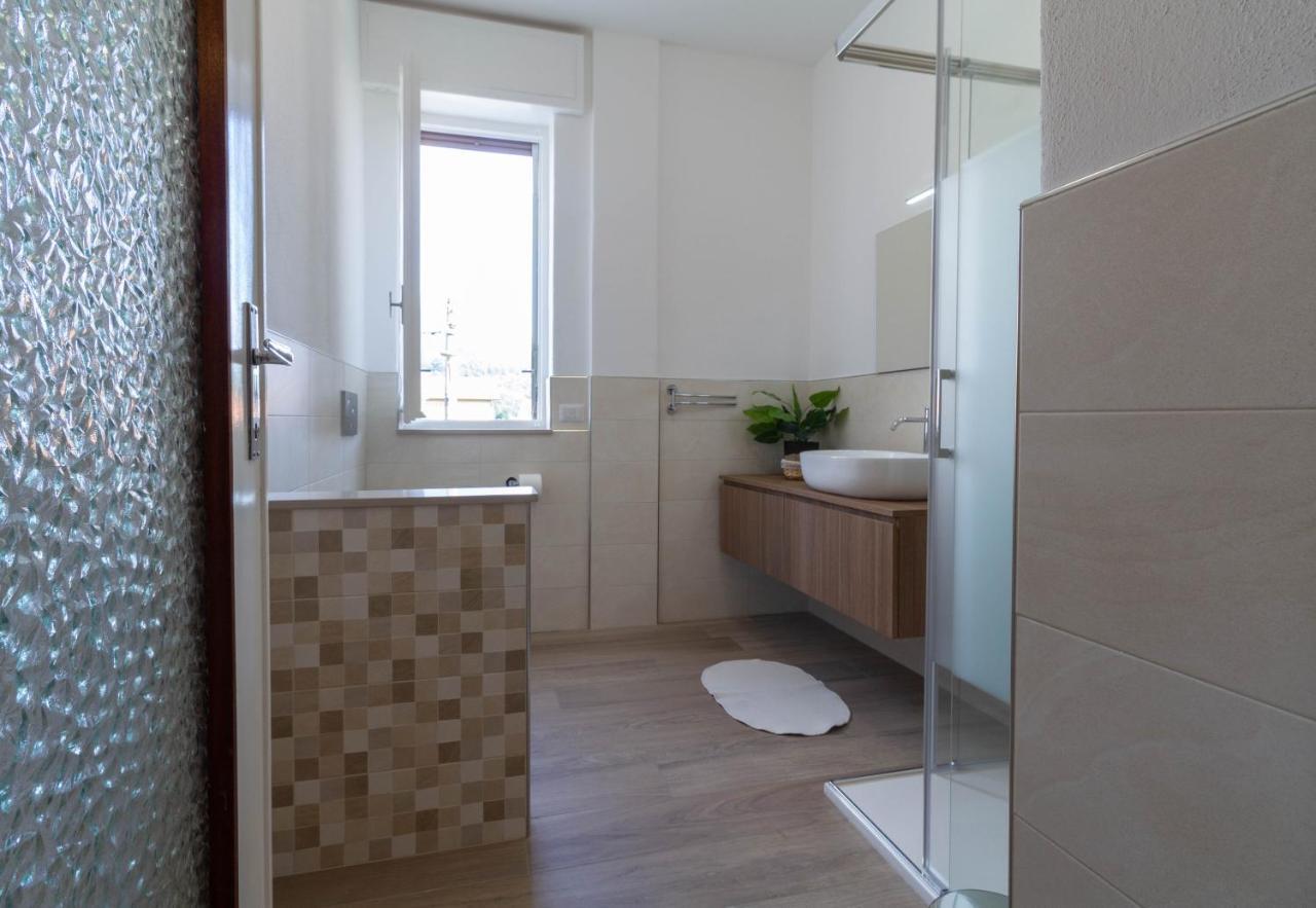 Mamma Ciccia Holiday Home - Casa Imperia Манделло-дель-Ларио Экстерьер фото