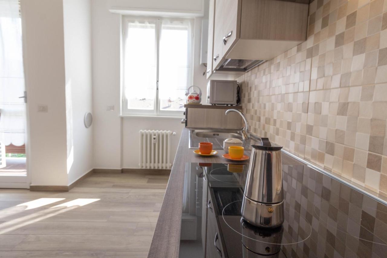 Mamma Ciccia Holiday Home - Casa Imperia Манделло-дель-Ларио Экстерьер фото