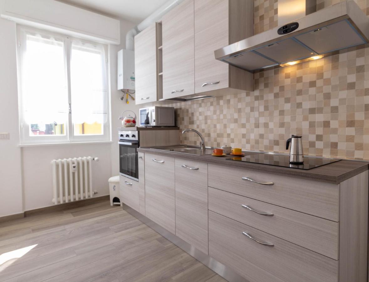 Mamma Ciccia Holiday Home - Casa Imperia Манделло-дель-Ларио Экстерьер фото