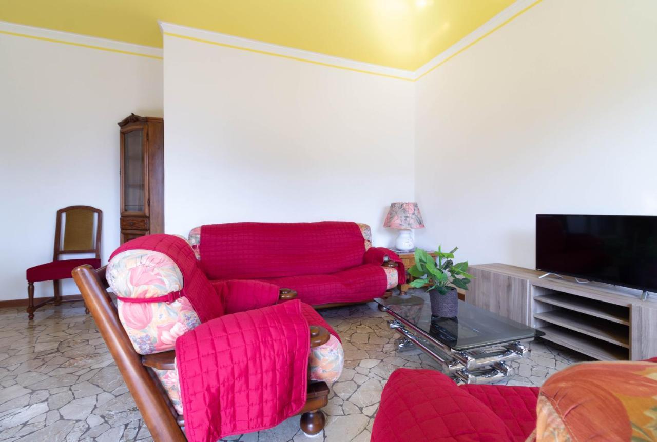 Mamma Ciccia Holiday Home - Casa Imperia Манделло-дель-Ларио Экстерьер фото