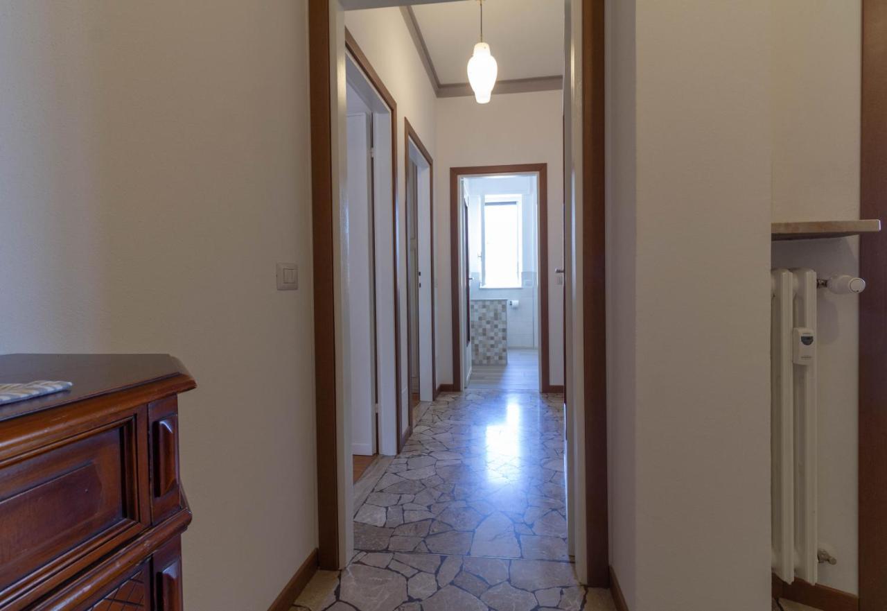 Mamma Ciccia Holiday Home - Casa Imperia Манделло-дель-Ларио Экстерьер фото
