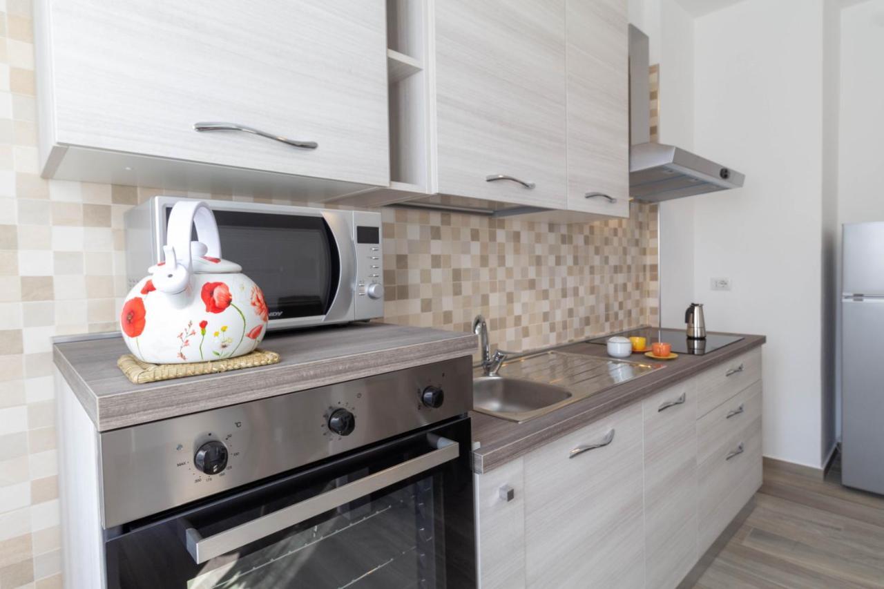 Mamma Ciccia Holiday Home - Casa Imperia Манделло-дель-Ларио Экстерьер фото